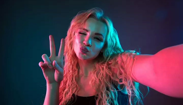 Il Selfie Art Come Forma Di Espressione Personale